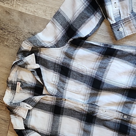 SO Black and White Plaid Cotton Flannel Long Sleeve Jr's size - Picture 2 of 8